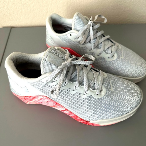 Women’s Running Shoes - Picture 1 of 3